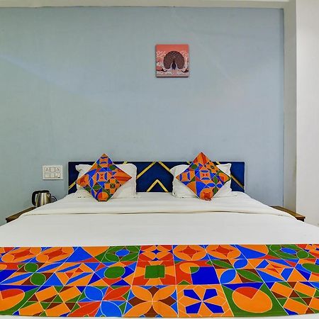 Fabhotel Code Surat Esterno foto