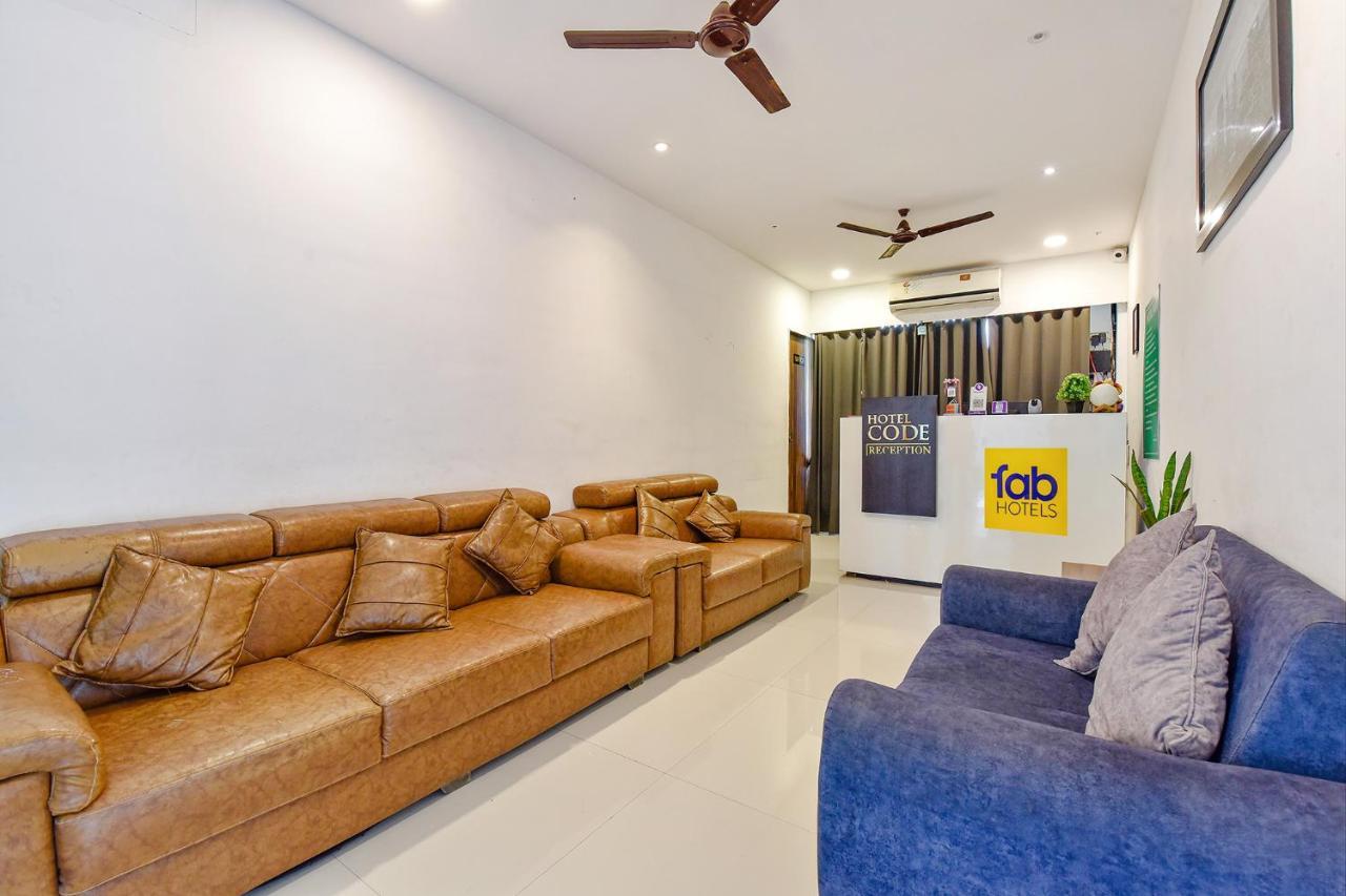 Fabhotel Code Surat Esterno foto