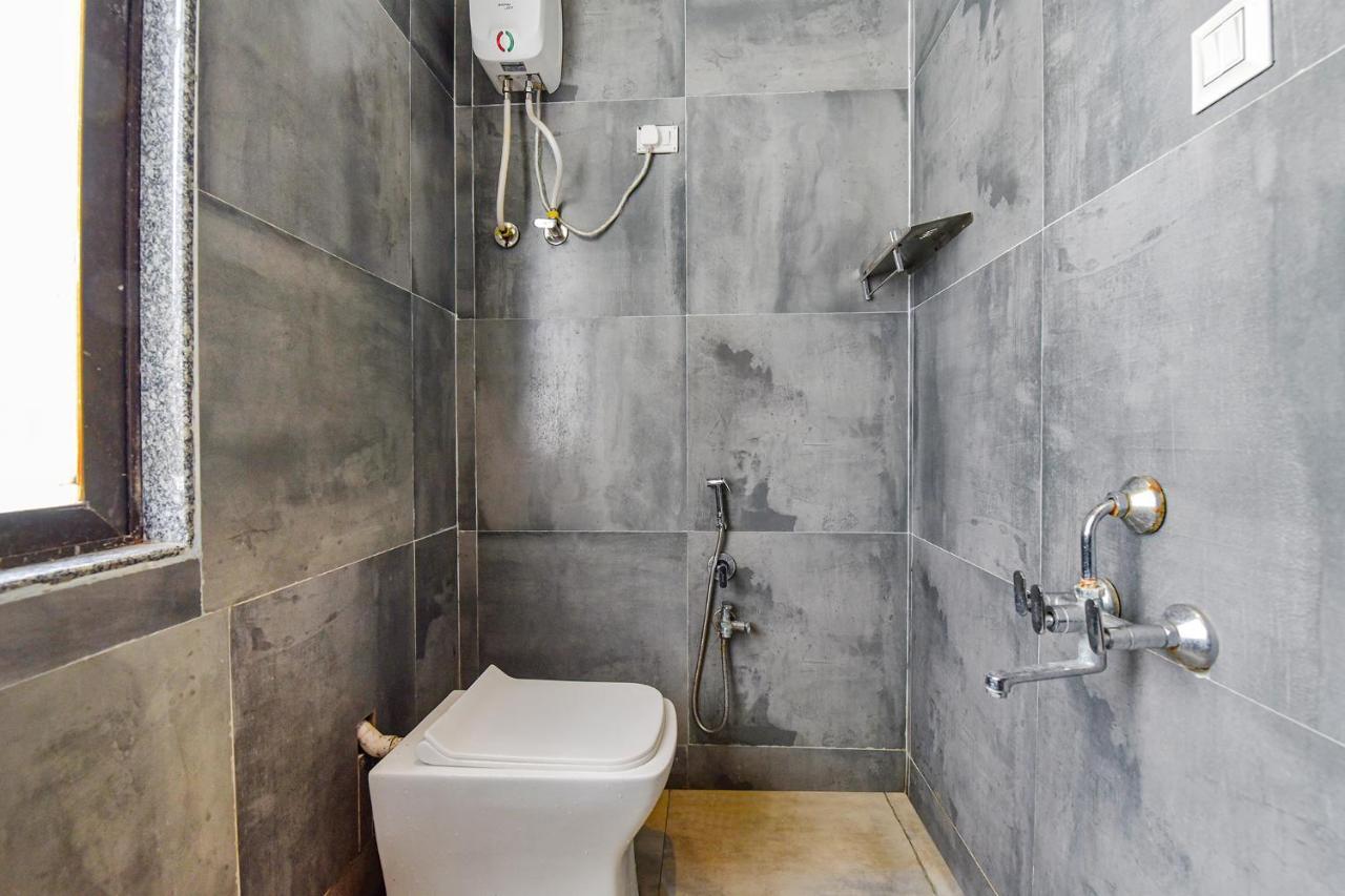 Fabhotel Code Surat Esterno foto