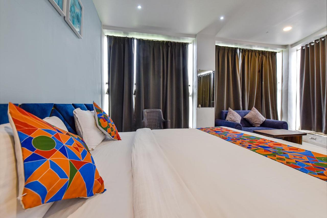 Fabhotel Code Surat Esterno foto